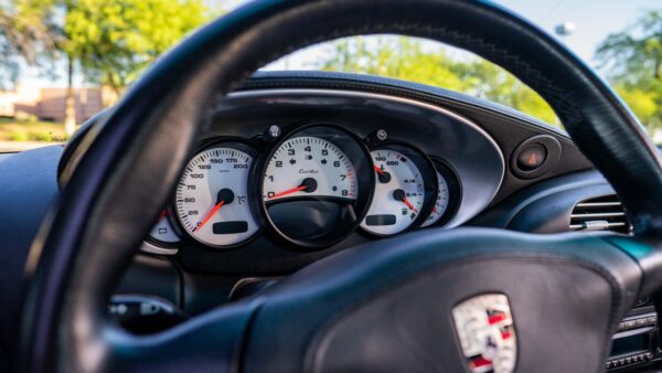 Porsche Meters Behind Steering Wheel