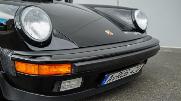 Porsche Coupe vintage Car Headlights and Logo