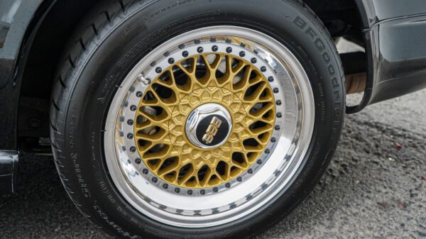 Classic Alloy Wheel of Porsche Coupe Car