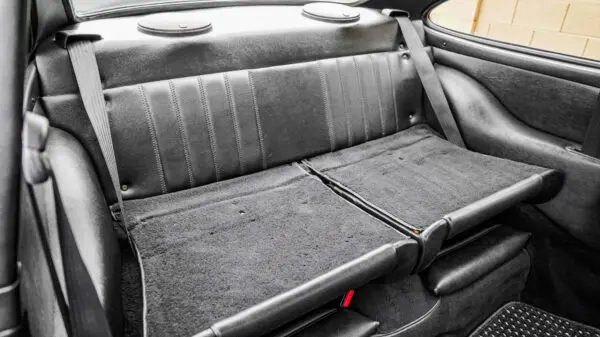 Foldable back seats in Porsche Vintage Car