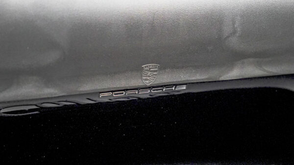 Porsche Logo display on the Car Trunk