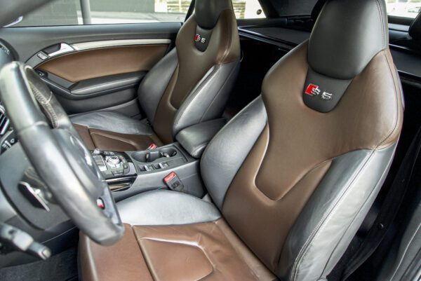 2013 Audi S5 Front Seat Brown and Black Colour