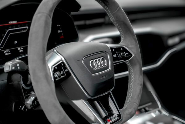 2021 Audi RS6 Avant Car Black Colour Steering Wheel