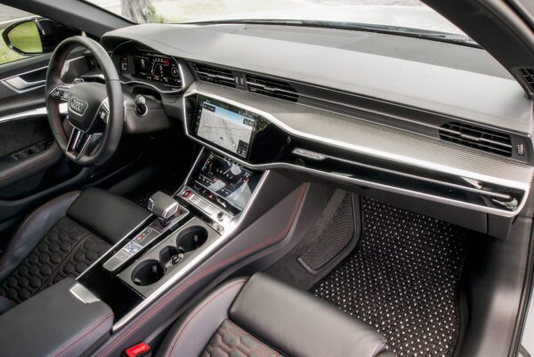 2021 Audi RS6 Avant Car Manual Gear