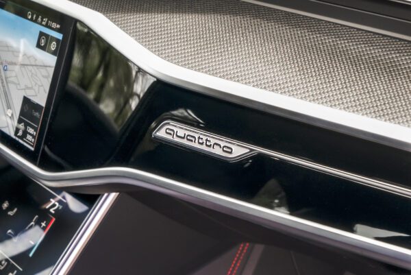 Drive System Active 2021 Audi RS6 Avant